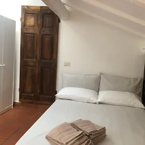 Appartamento Il Tetto Fiorito Dell'isola, Milano