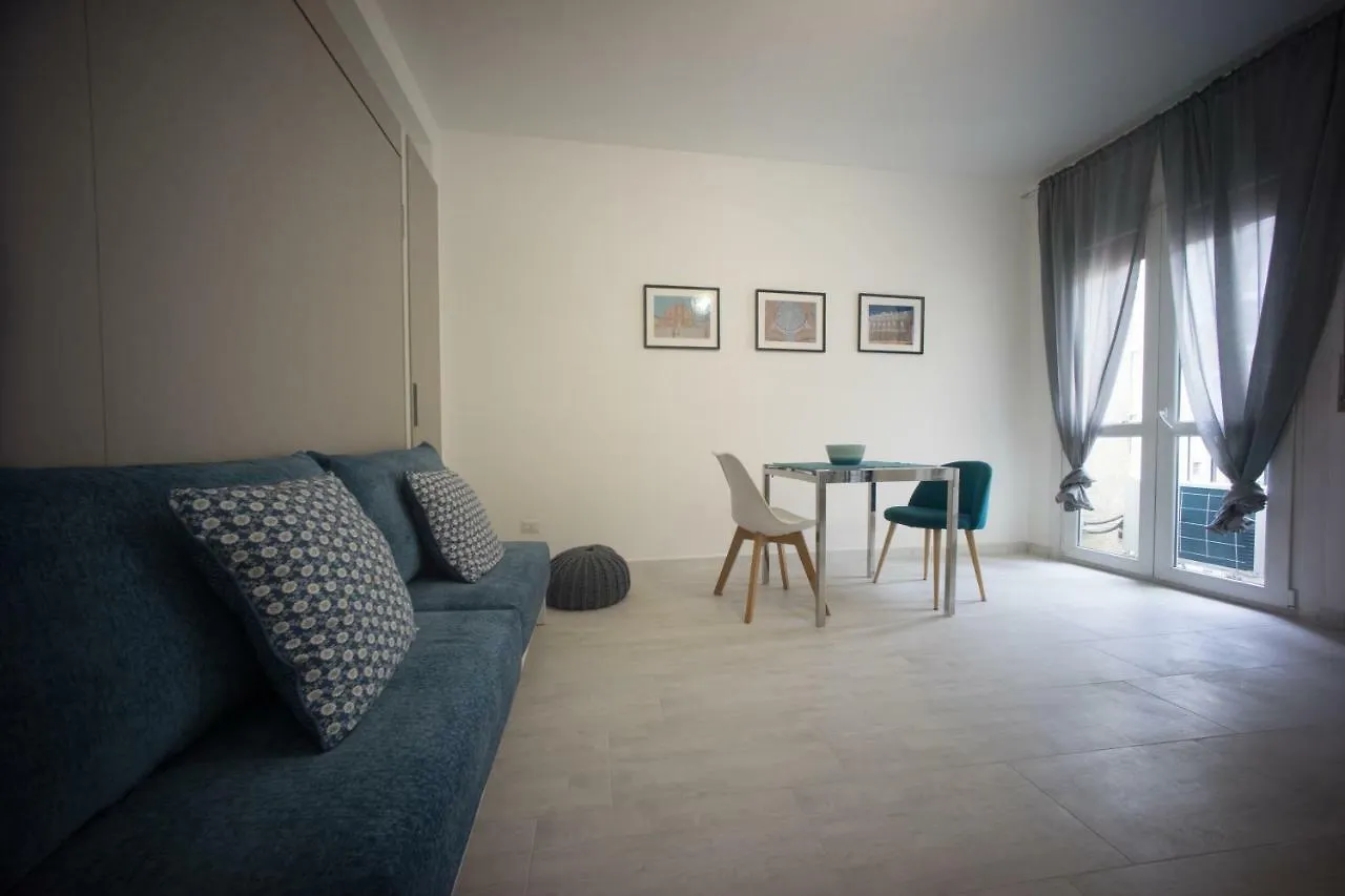 Apartment Clever House Milan Italy